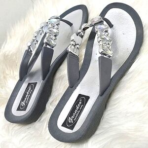 Grandco Deluxe Thong Grey Sandals Size 9
